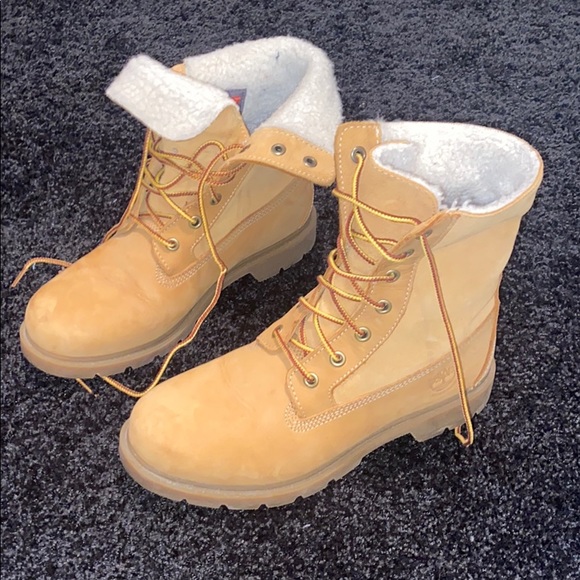 Brand New Womens Timberlands - Picture 2 of 4